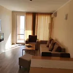 б306 в бийч на първа линия с перфектен изглед към плажа!