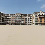 б306 в бийч на първа линия с перфектен изглед към плажа! Apartment Obzor