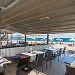 Apartment б306 в бийч на първа линия с перфектен изглед към плажа!