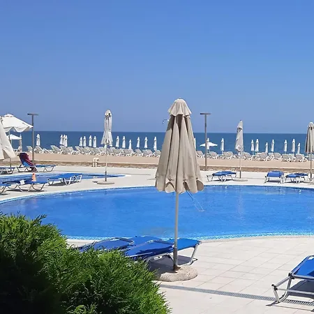 б306 в бийч на първа линия с перфектен изглед към плажа! Apartment