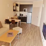 б306 в бийч на първа линия с перфектен изглед към плажа! Lejlighed Obzor