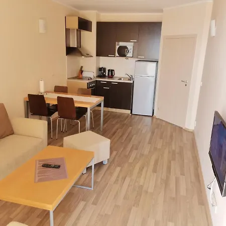б306 в бийч на първа линия с перфектен изглед към плажа! Apartment Obzor
