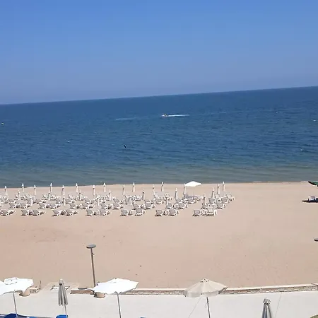 Apartment б306 в бийч на първа линия с перфектен изглед към плажа!